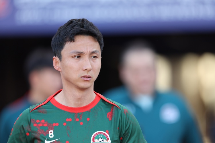 必一运动-尹鸿博：年轻球员里最喜欢王钰栋 终极梦想是培养出好球员