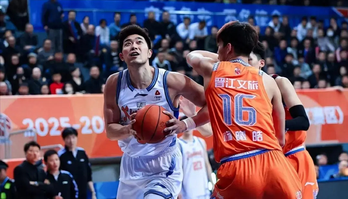 必一运动-考虑买断？曝朱旭航或离开新疆男篮，拿着大合同两年没打球|李炎哲|吴冠希|浙江男篮|江苏男篮|广州男篮_新浪体育_新浪新闻
