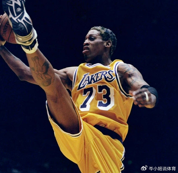 必一运动官网-罗德曼的伟大在于身高不到2米，却能七次拿到篮板王|篮球|投篮|哈基姆·奥拉朱旺|丹尼斯·罗德曼|大卫-罗宾逊_新浪新闻